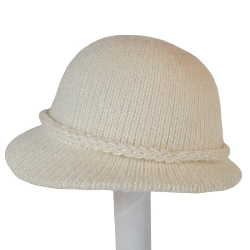 Vintage Hansen Knit Ivory Cloche Hat. 21" Circumference.
